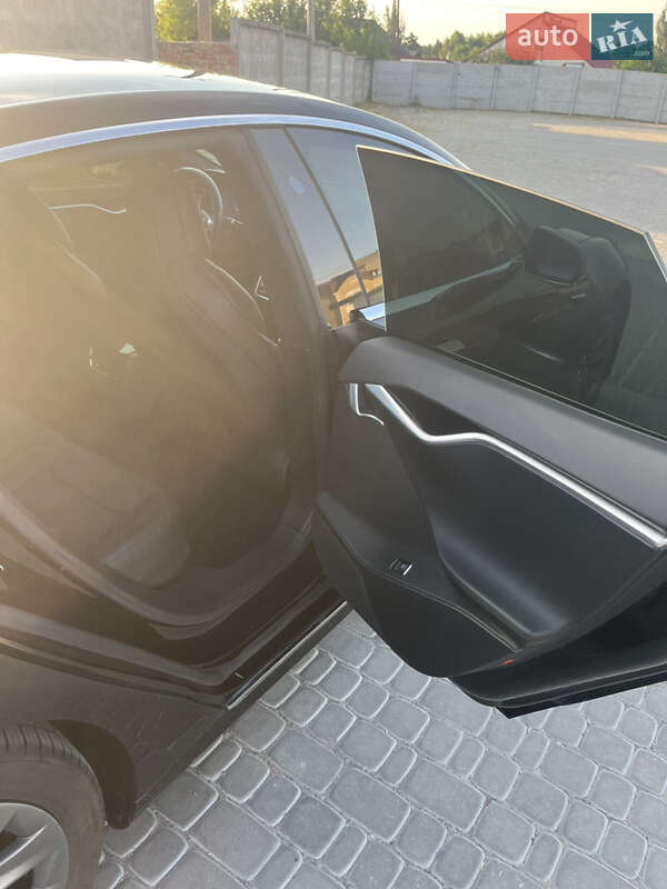 Лифтбек Tesla Model S 2017 в Первомайске