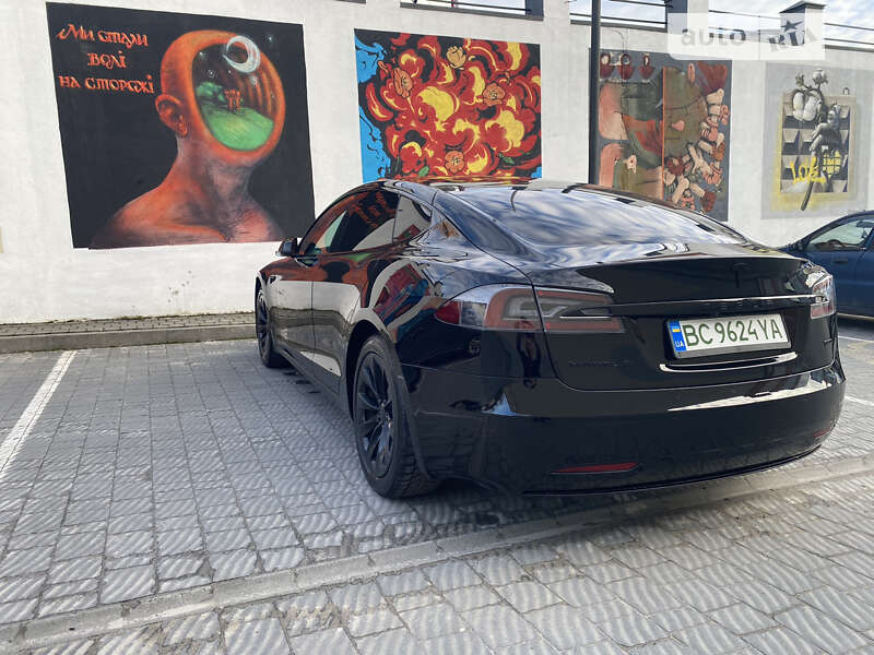Ліфтбек Tesla Model S 2018 в Львові