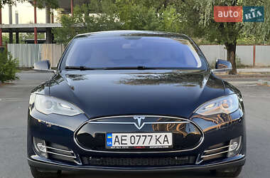 Лифтбек Tesla Model S 2014 в 