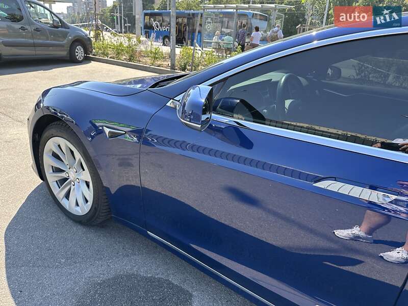 Лифтбек Tesla Model S 2016 в Белой Церкви