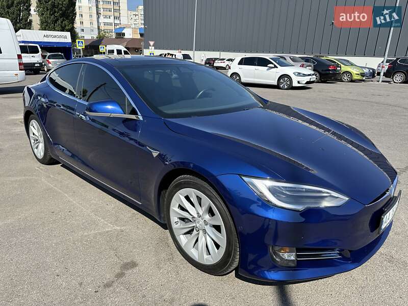 Лифтбек Tesla Model S 2016 в Белой Церкви