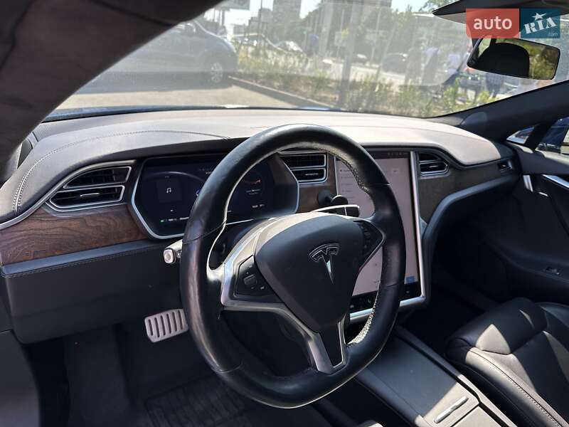 Лифтбек Tesla Model S 2016 в Белой Церкви