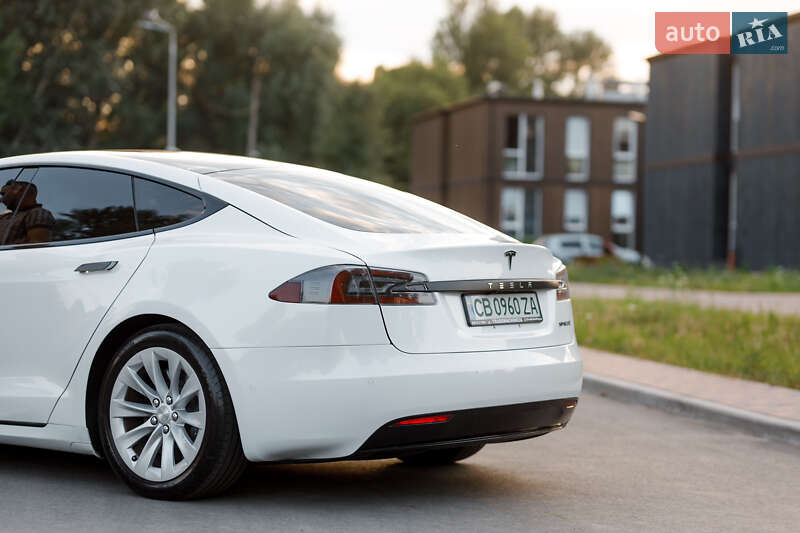 Лифтбек Tesla Model S 2019 в Чернигове