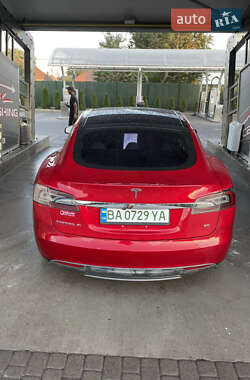Лифтбек Tesla Model S 2014 в 