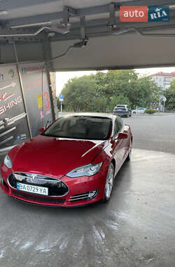 Лифтбек Tesla Model S 2014 в 