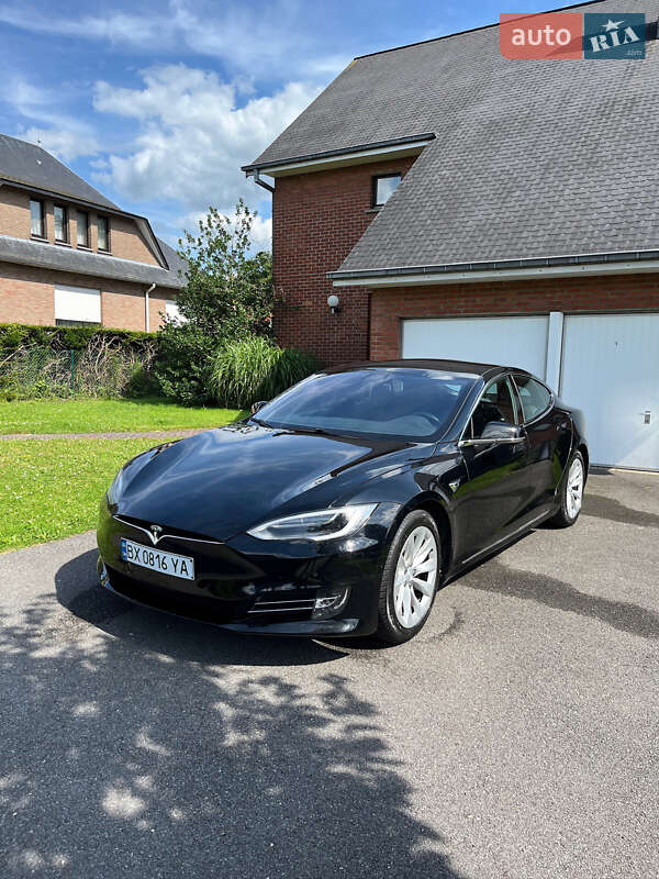 Tesla Model S 2018