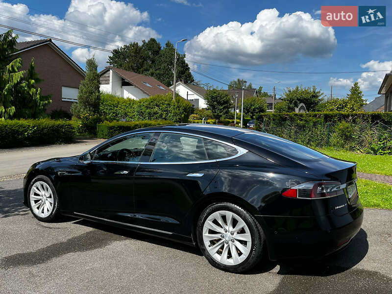 Лифтбек Tesla Model S 2018 в Хмельницком