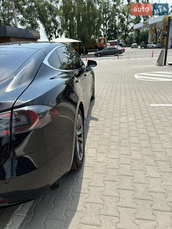 Лифтбек Tesla Model S 2018 в Киеве