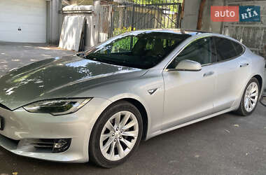 Ліфтбек Tesla Model S 2018 в Дніпрі