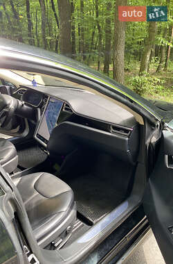 Лифтбек Tesla Model S 2015 в 