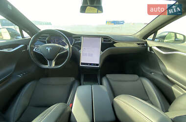 Лифтбек Tesla Model S 2018 в Львове