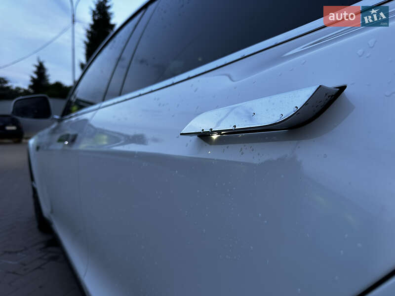 Лифтбек Tesla Model S 2012 в Ивано-Франковске