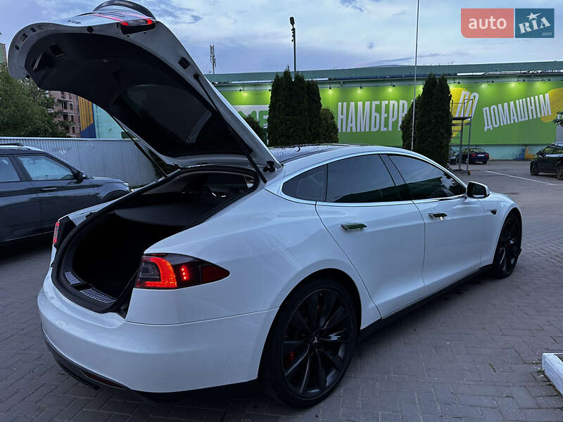 Лифтбек Tesla Model S 2012 в Ивано-Франковске фото 14 Лифтбек Tesla Model S 2012 в Ивано-Франковске
