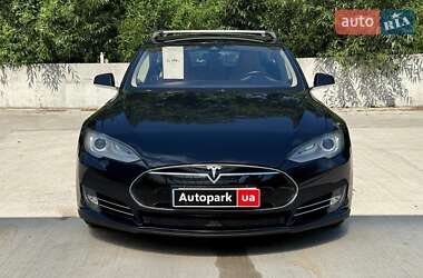 Лифтбек Tesla Model S 2015 в Киеве