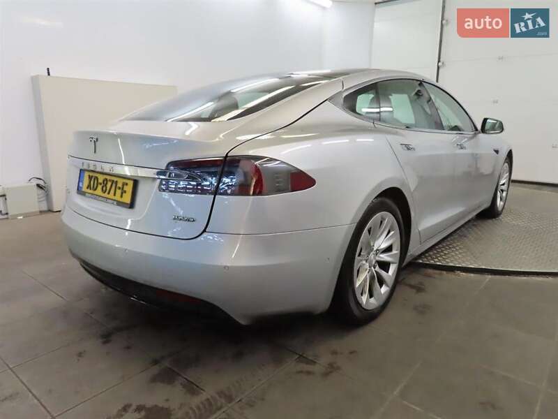 Ліфтбек Tesla Model S 2018 в Дніпрі