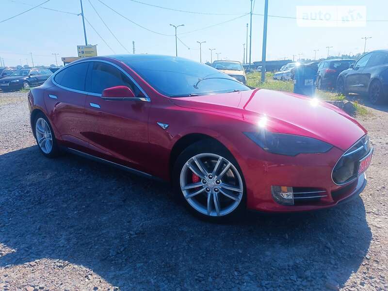 Ліфтбек Tesla Model S 2014 в Львові