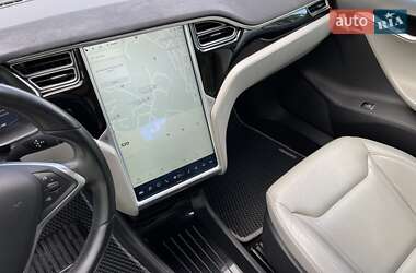 Лифтбек Tesla Model S 2015 в 