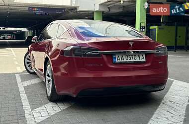 Лифтбек Tesla Model S 2018 в Киеве