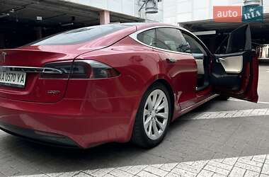 Лифтбек Tesla Model S 2018 в Киеве