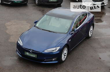 Лифтбек Tesla Model S 2017 в 