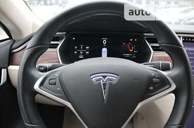 Лифтбек Tesla Model S 2017 в 