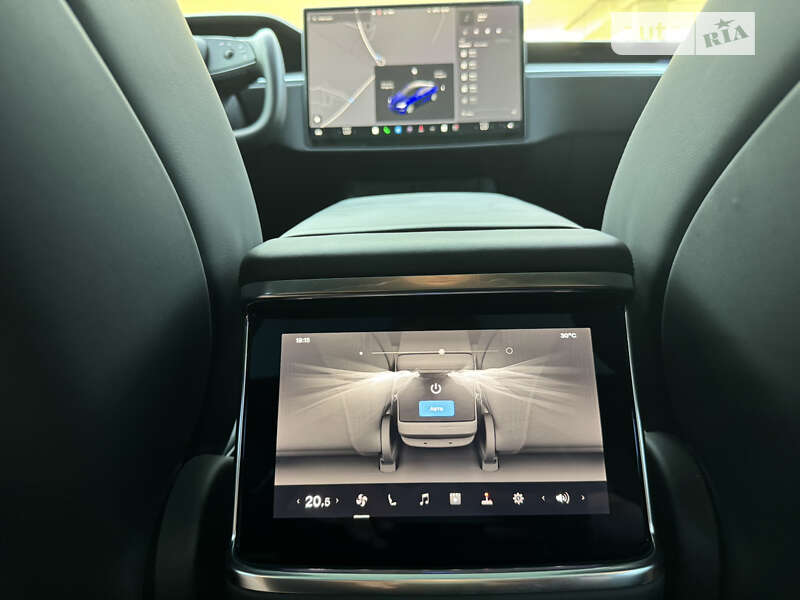 Ліфтбек Tesla Model S 2021 в Тернополі
