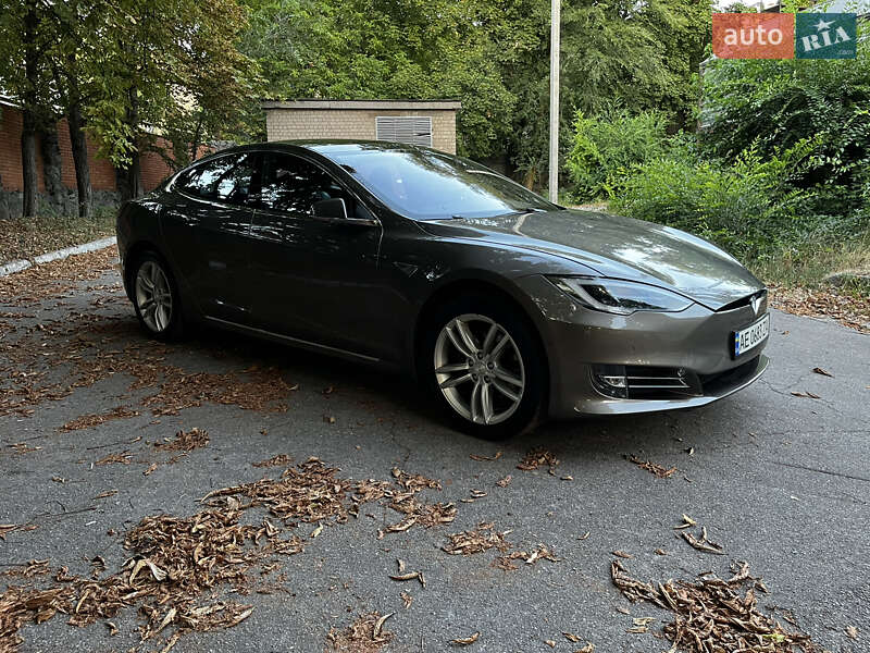 Лифтбек Tesla Model S 2016 в Днепре фото 3 Лифтбек Tesla Model S 2016 в Днепре