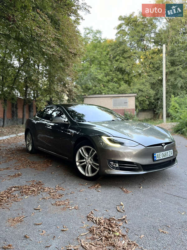 Лифтбек Tesla Model S 2016 в Днепре фото 11 Лифтбек Tesla Model S 2016 в Днепре