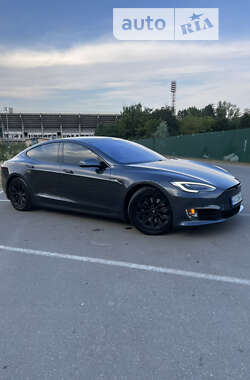 Лифтбек Tesla Model S 2016 в 