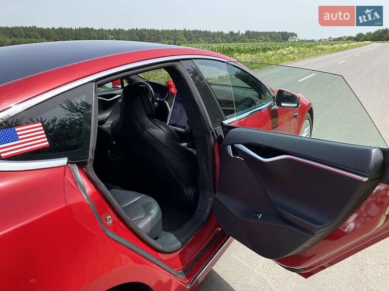 Ліфтбек Tesla Model S 2017 в Львові фото 12 Ліфтбек Tesla Model S 2017 в Львові