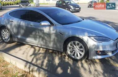 Лифтбек Tesla Model S 2017 в Коломые
