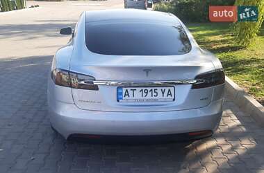 Лифтбек Tesla Model S 2017 в Коломые