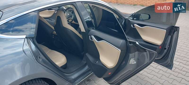 Ліфтбек Tesla Model S 2014 в Києві