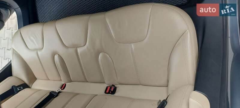 Ліфтбек Tesla Model S 2014 в Києві