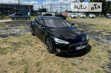 Лифтбек Tesla Model S 2013 в Буче