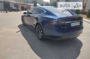 Лифтбек Tesla Model S 2016 в 