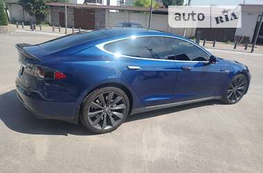 Лифтбек Tesla Model S 2016 в 