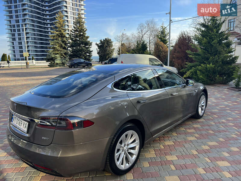 Лифтбек Tesla Model S 2016 в Одессе