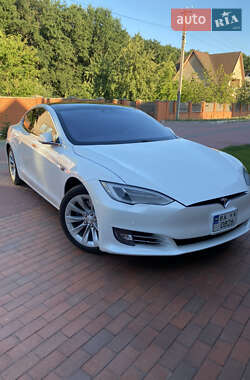 Лифтбек Tesla Model S 2018 в 