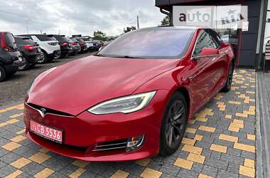 Ліфтбек Tesla Model S 2018 в Львові