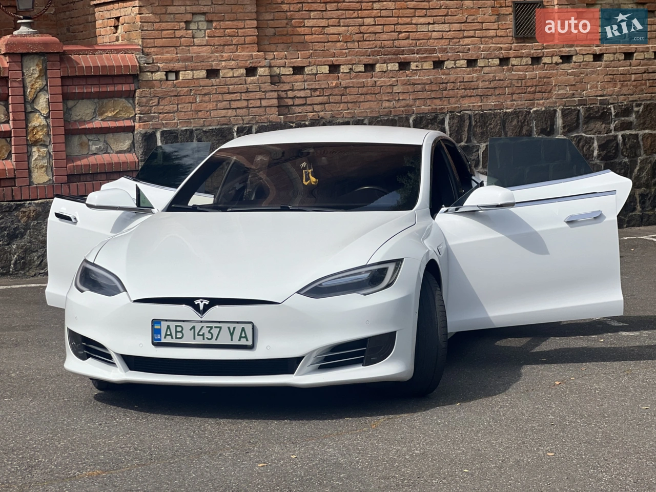 2016 Tesla Model S - мініатюра 17