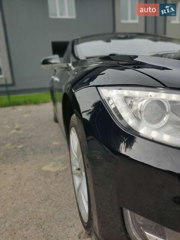 Ліфтбек Tesla Model S 2015 в Києві