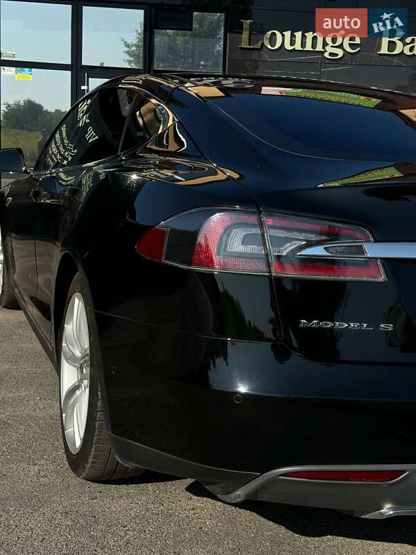 Ліфтбек Tesla Model S 2015 в Києві