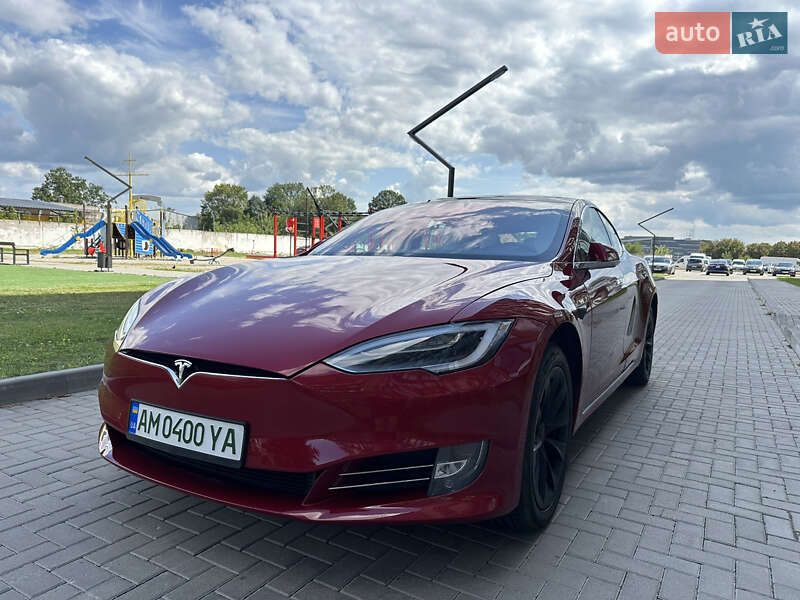 Ліфтбек Tesla Model S 2018 в Житомирі