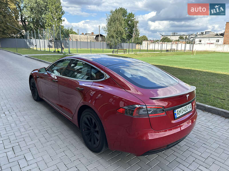 Лифтбек Tesla Model S 2018 в Житомире