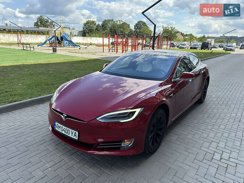 Ліфтбек Tesla Model S 2018 в Житомирі
