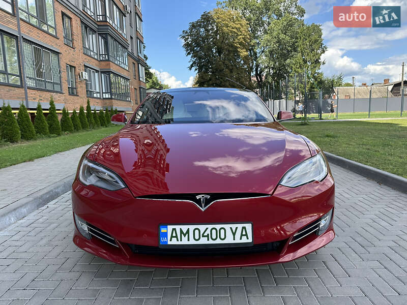 Ліфтбек Tesla Model S 2018 в Житомирі