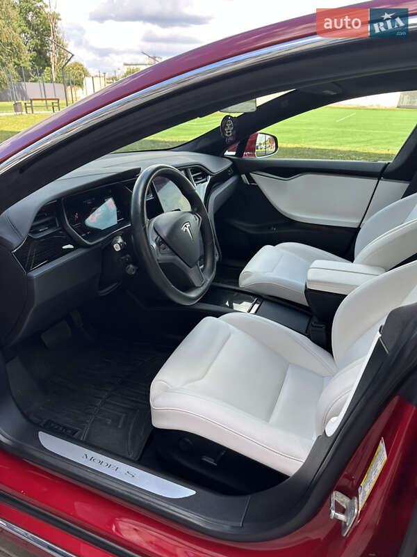 Лифтбек Tesla Model S 2018 в Житомире