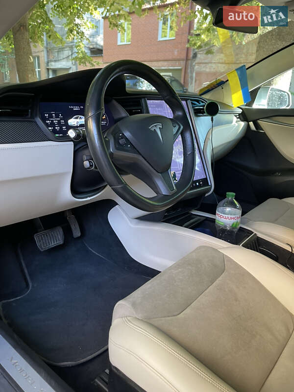 Ліфтбек Tesla Model S 2018 в Дніпрі
