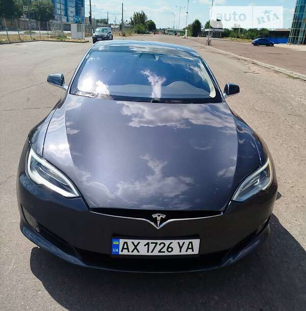 Ліфтбек Tesla Model S 2018 в Харкові